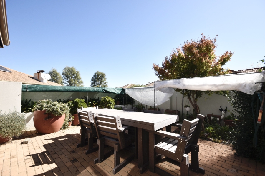 2 Bedroom Property for Sale in Waterberry Estate North West